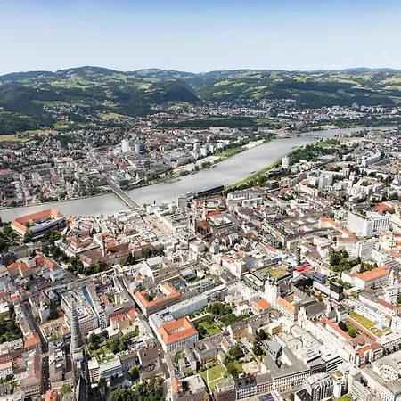 In By The Danube Promenade Linz